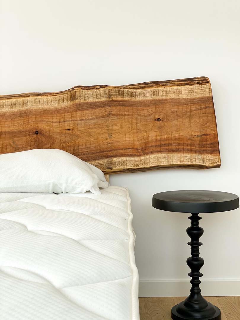 MÓVEIS EM MADEIRA MACIÇA